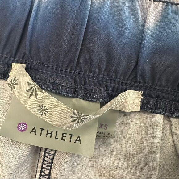 Athleta Tie Dye Sway Short XS blue white like new - Picture 5 of 8